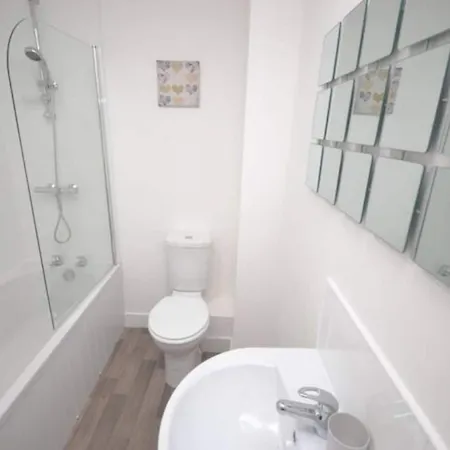 Apartment Cove Hideaway 1bhk 10 In *